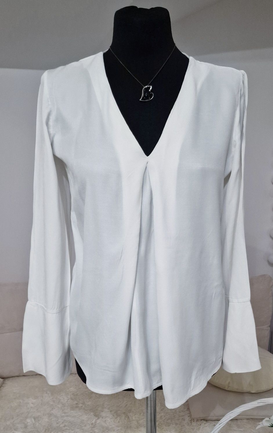 Bluzka biala "Massimo Dutti".