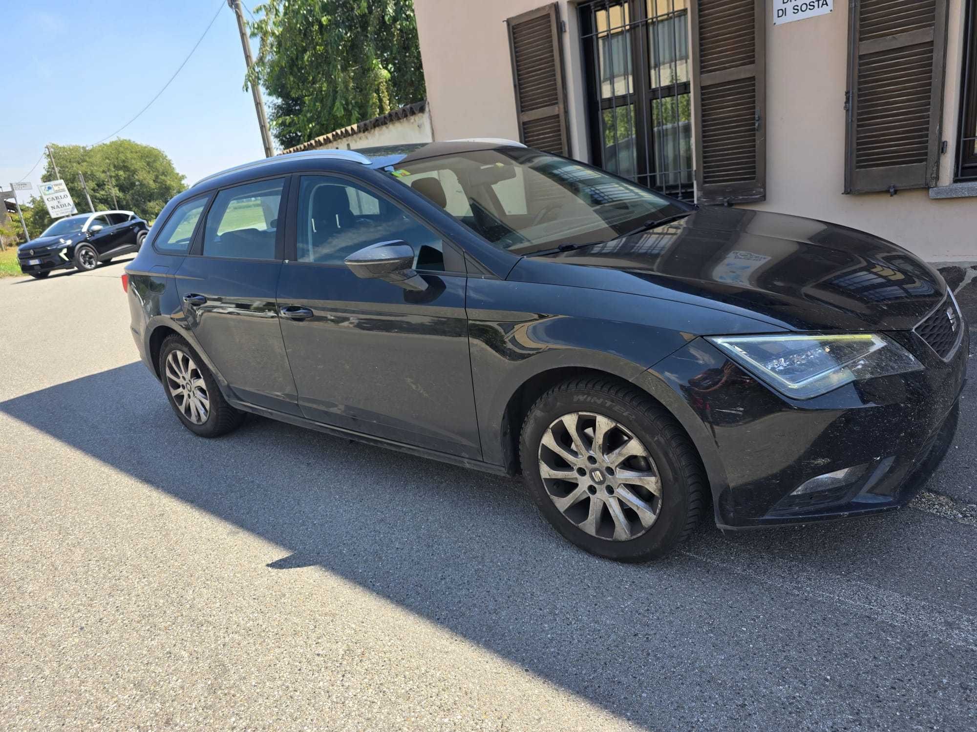 Seat Leon 1.6tdi  Posiadam inne auta z włoch  całe  i uszkodzone