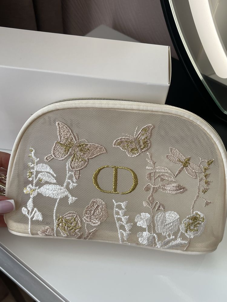 Косметичка Dior з лімітованої колекції клатч