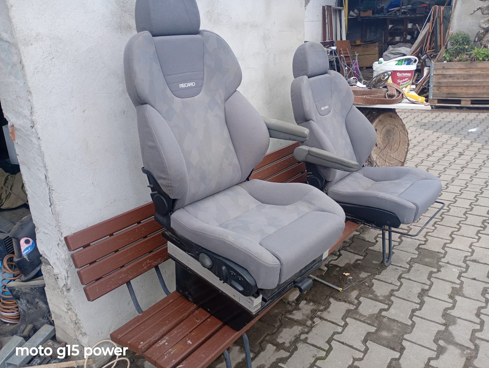Siedzenia do busa recaro