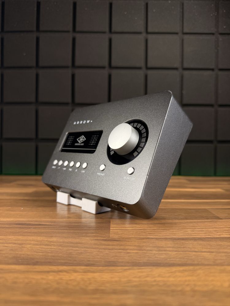 Universal Audio Arrow
