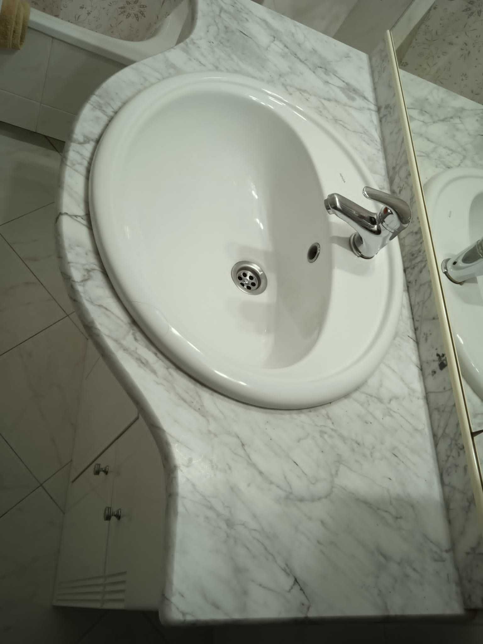 Movel wc em marmore e espelho
