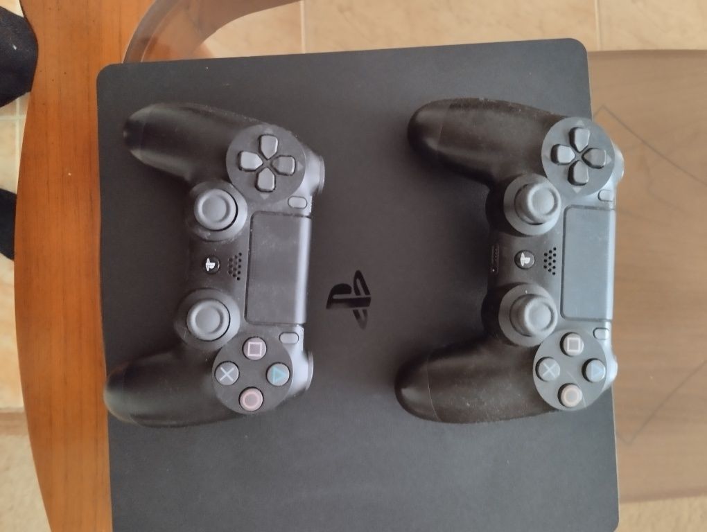 PlayStation 4 Slim 1tb