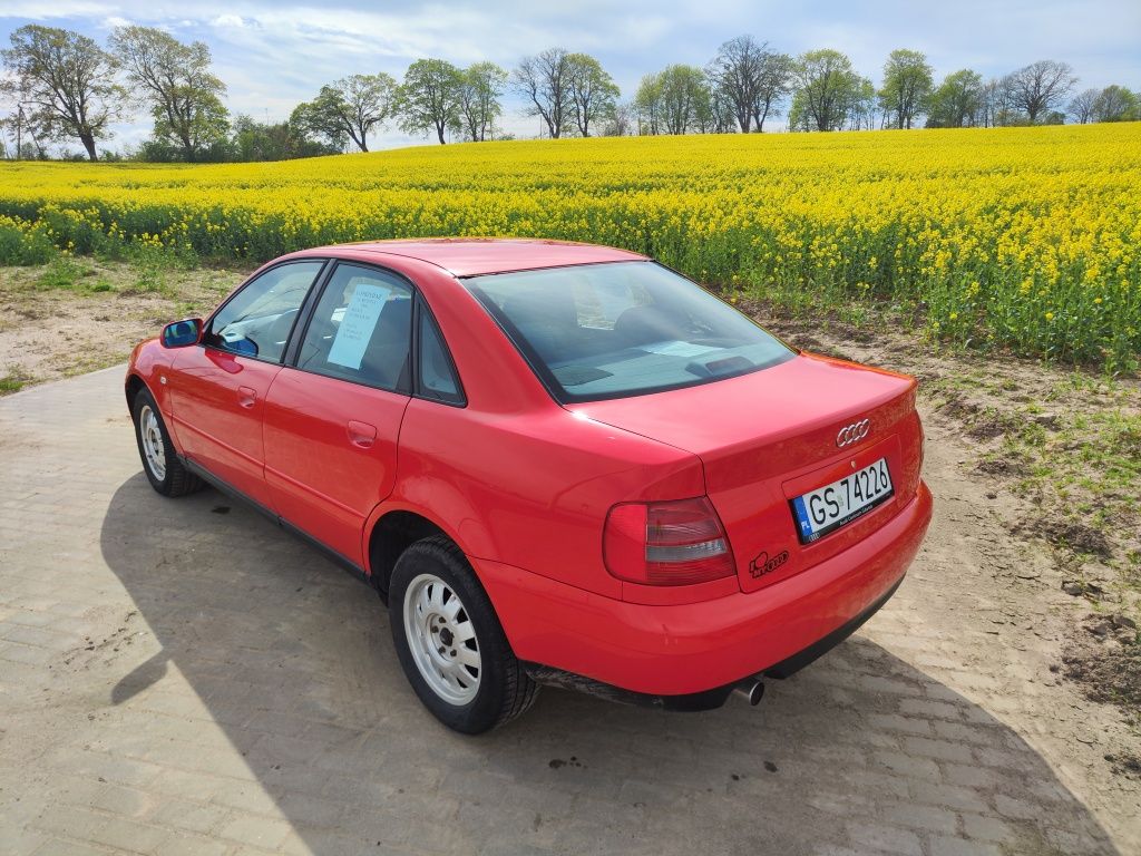 Audi A4 B5 1.6 benzyna 1999 bogate wyposażenie,10 lat w jednych rękach