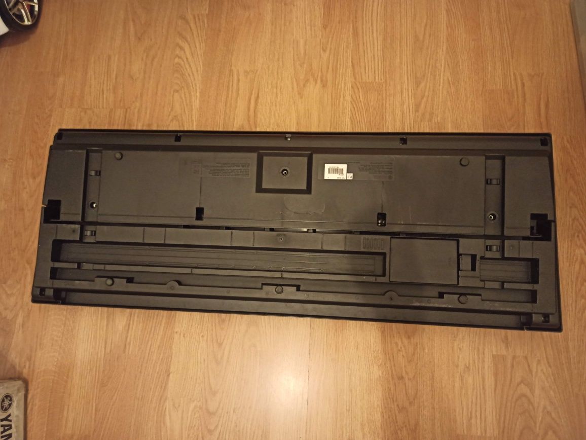 Teclado piano Yamaha PSR-E243 61 teclas