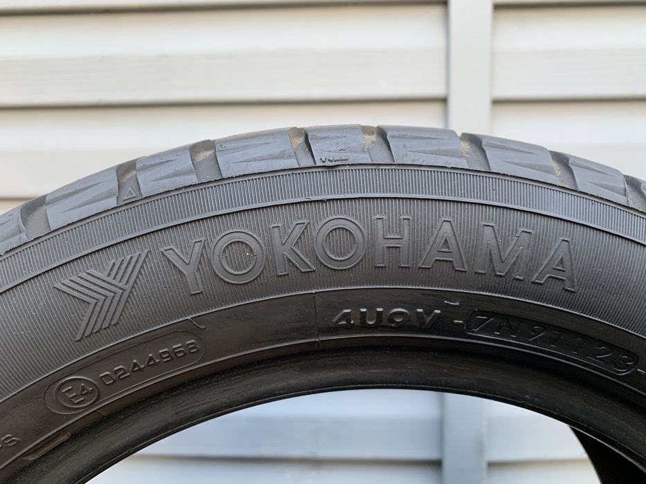 Пара зимових шин Yokohama 165/60 R14 W*Drive V903