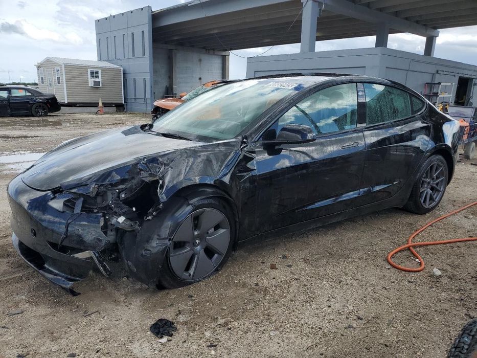 Tesla Model 3 RWD, 2022