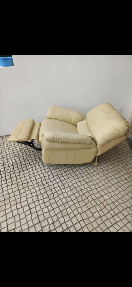 Sofa reclinavel em pele