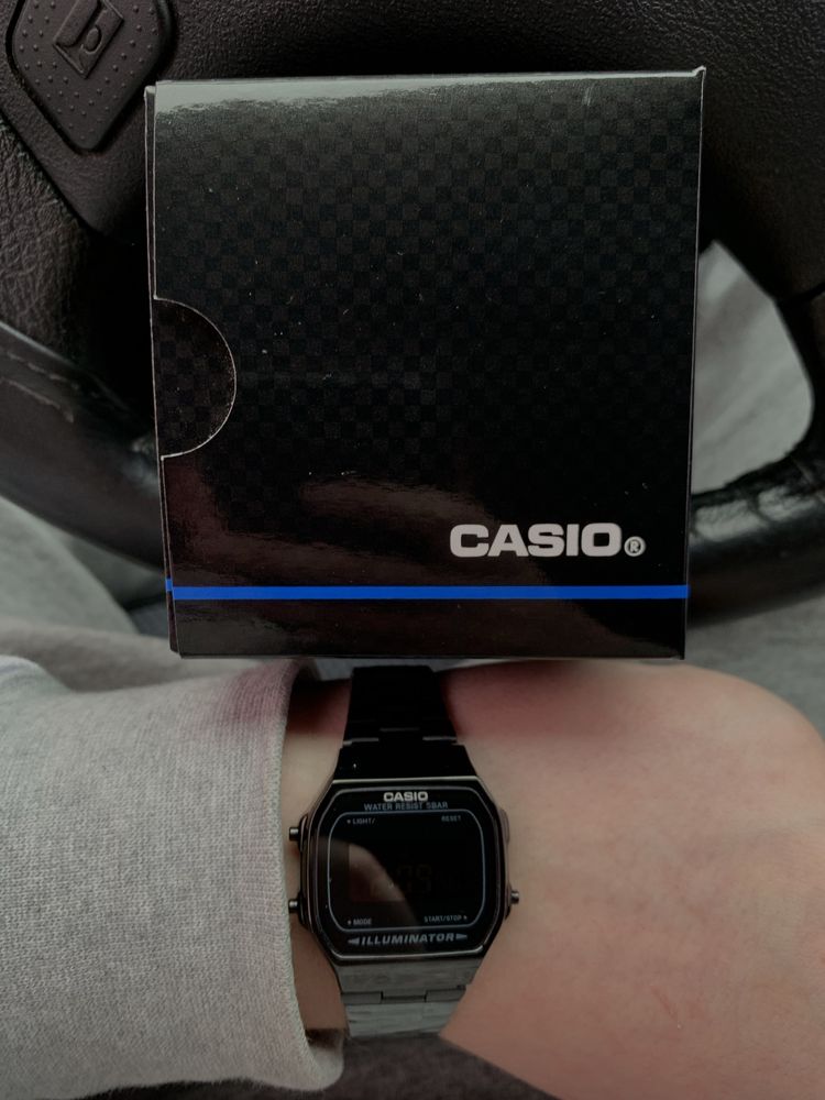 Часы Casio A168 черные в новом состоянии