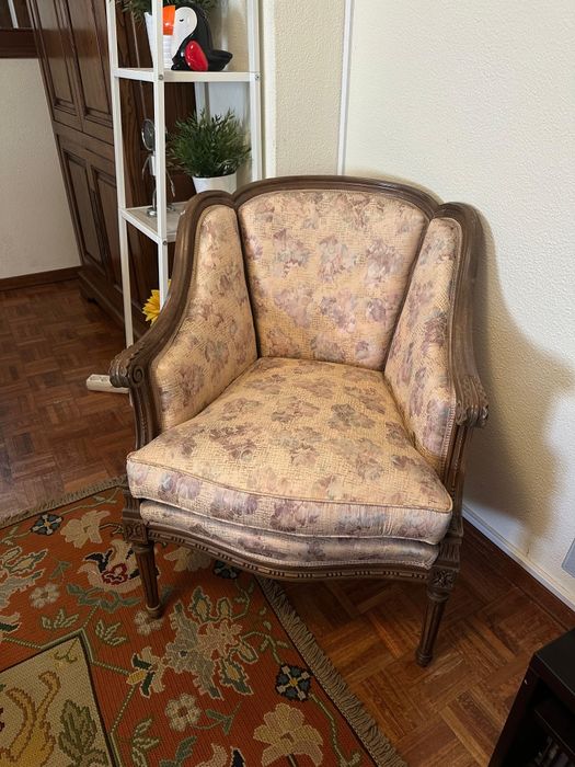Conjunto de poltronas crapaud estilo Luís XVI
