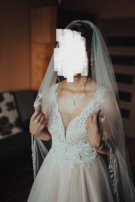 Suknia ślubna i welon katedralny ivory rose