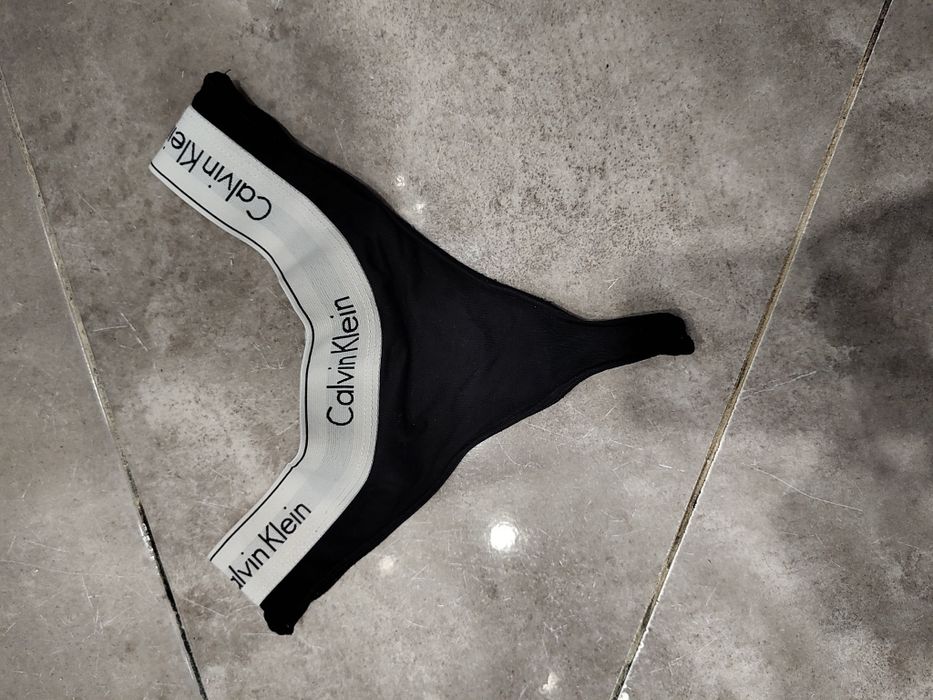 Stringi Calvin Klein