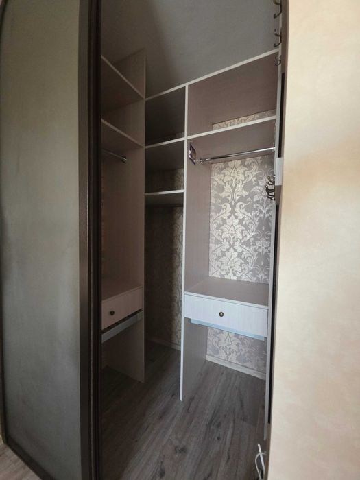 Продам квартиру. Дарниця. Червоний хутір.