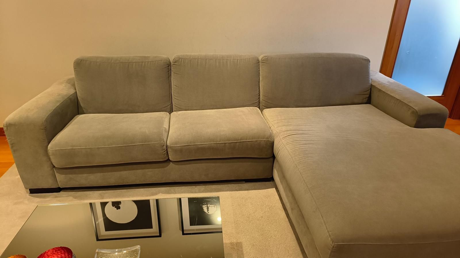 Sofá com Chaise Longue