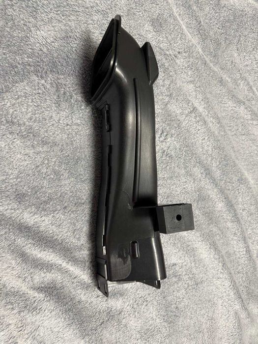 Патрубок повітрозабірний 13718635093 BMW X3 G01 X4 G02 X5 G05 X6 G06