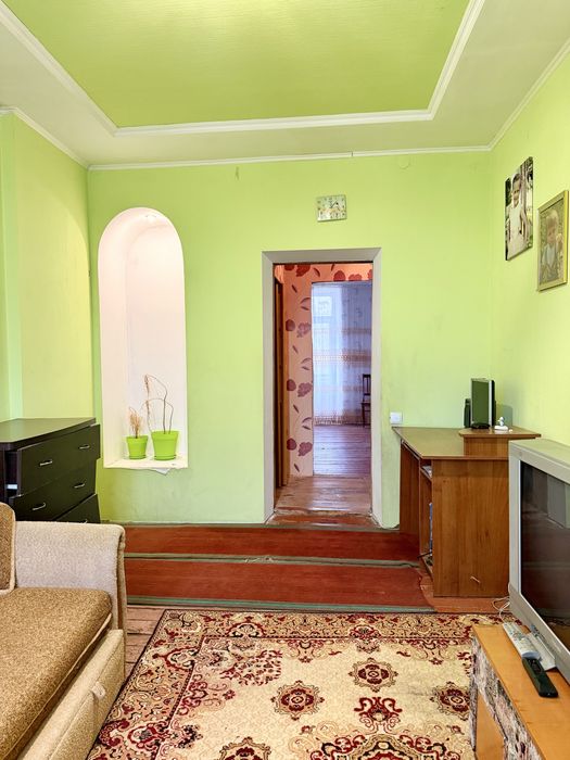 Продається двох кімнатна квартира з автономним опаленням