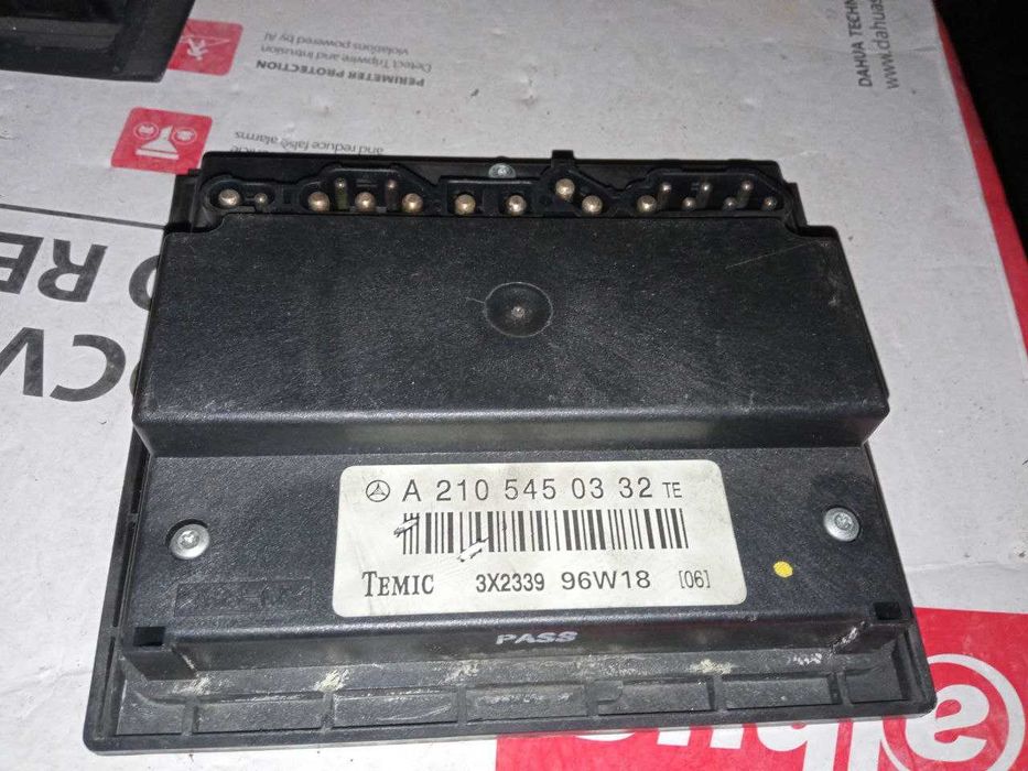 Блок модуль комфорту комфорта Mercedes-Benz W210 A2105450332