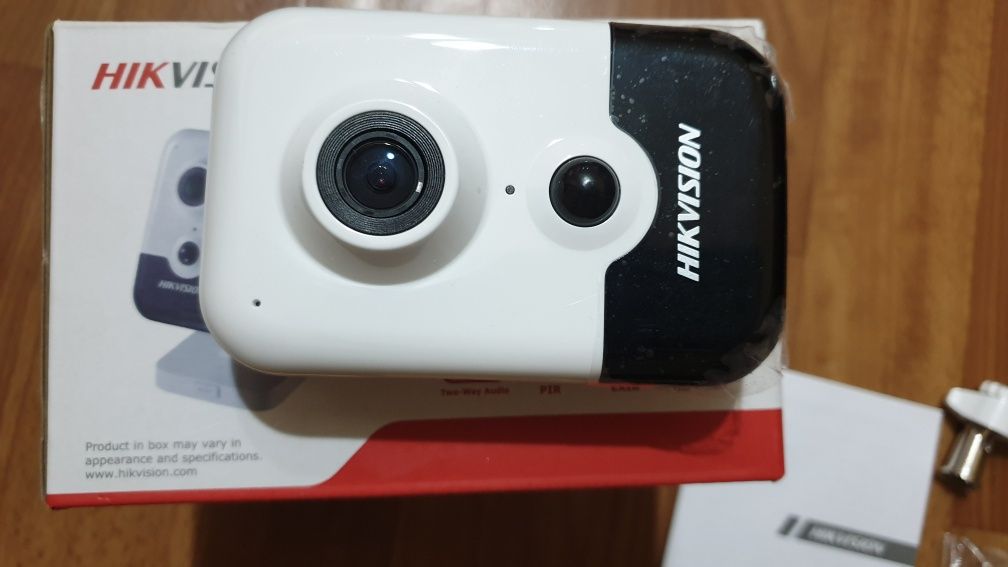 НОВАЯ ! IP камера Hikvision DS-2CD2421G0-I