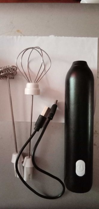 Взбивач та піноутворювач електричний бездротовий з 2 насадками