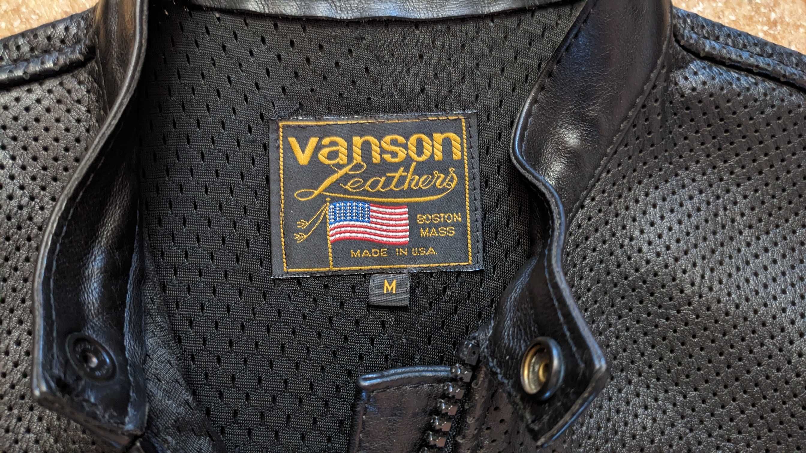 Кожаная мотокуртка для теплой погоды Vanson Leathers