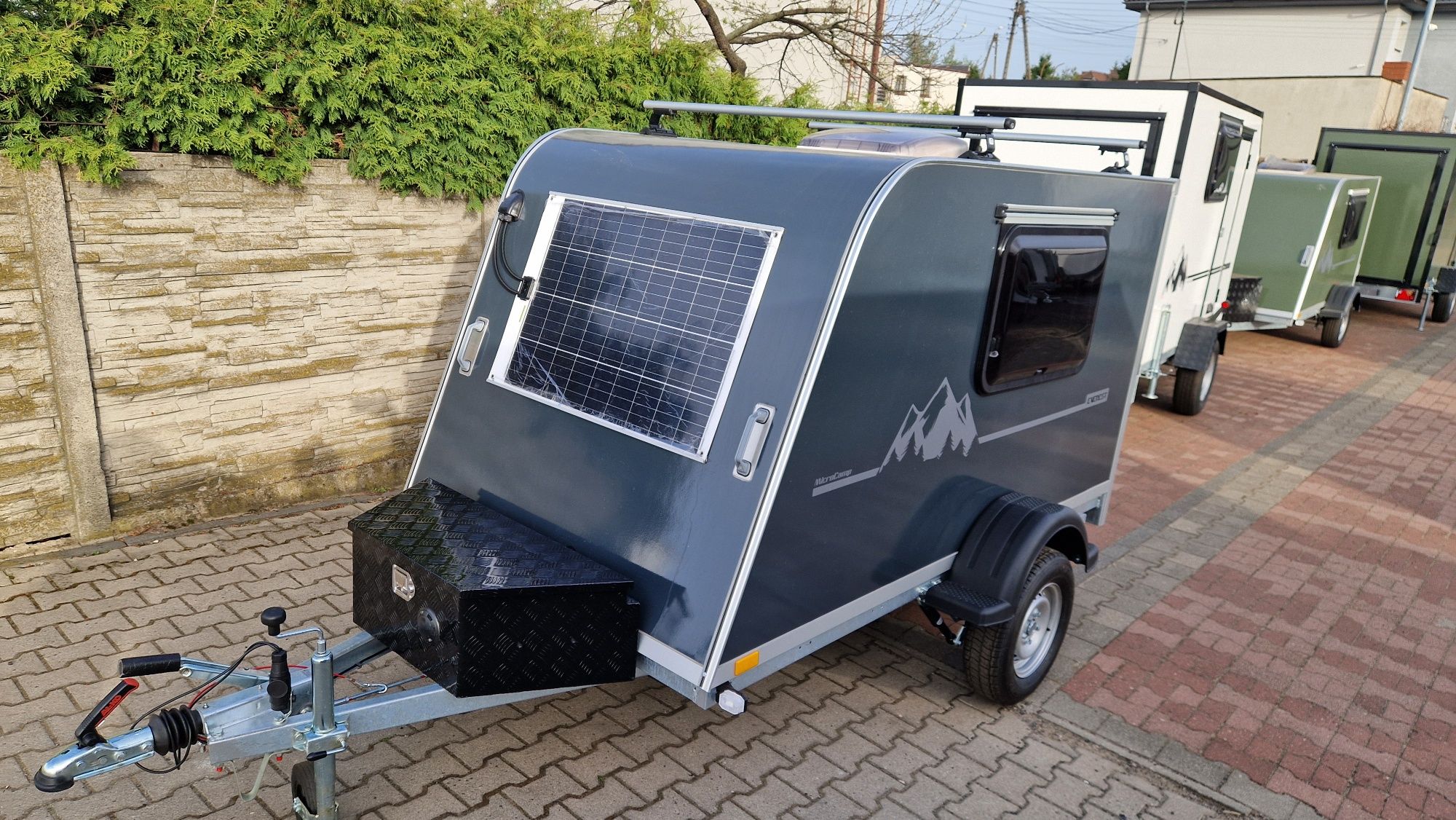 Minikemping Microcamp teardrop mała przyczepa wyprawowa