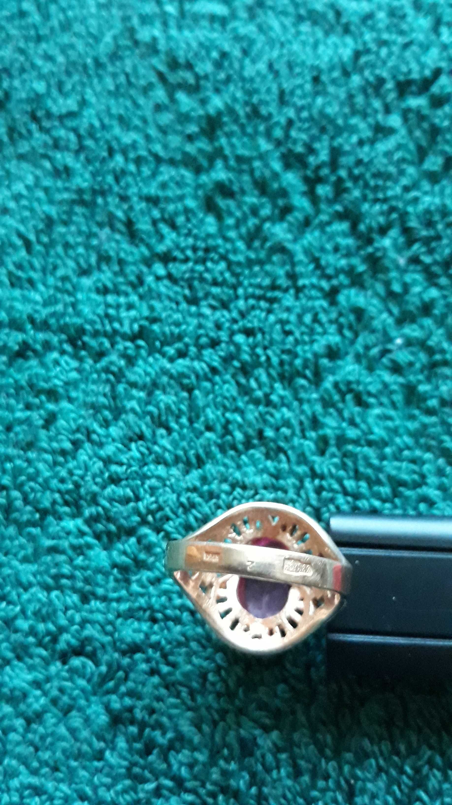 Золотий перстень з камінцем, 583 проба
