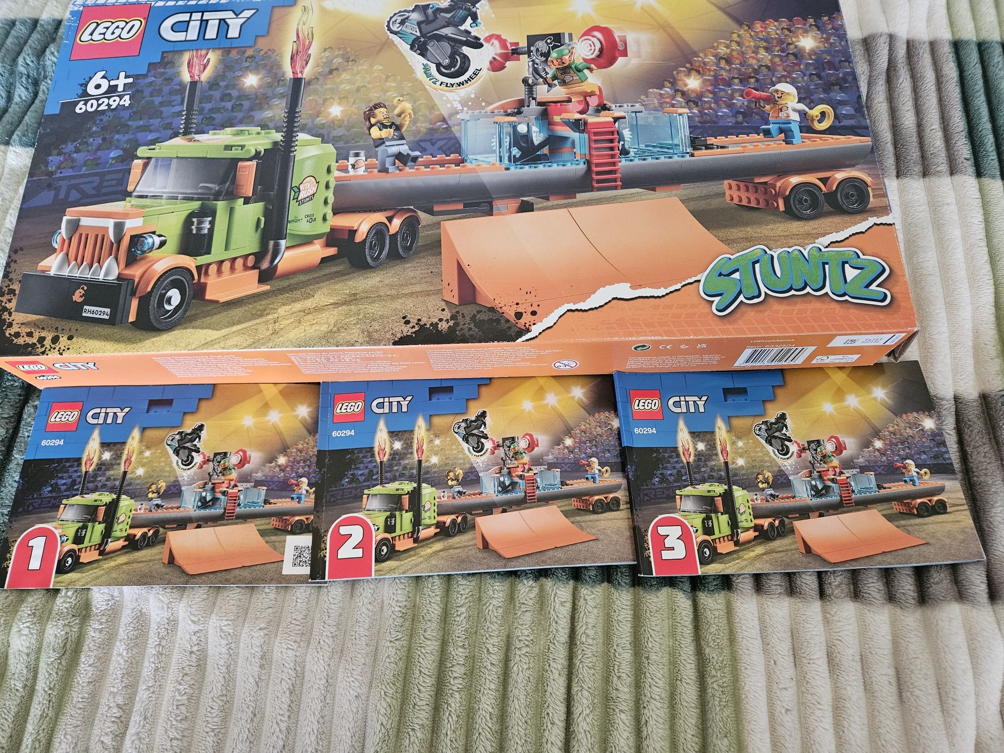 Lego CITY 6+ "Вантажівка для шоу каскадерів"