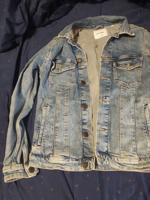 Куртка джинсовая