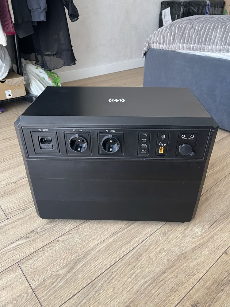 Зарядна станція ТМ BrightGlow/2 кВт/2300 Вт•ч/LiFePO4