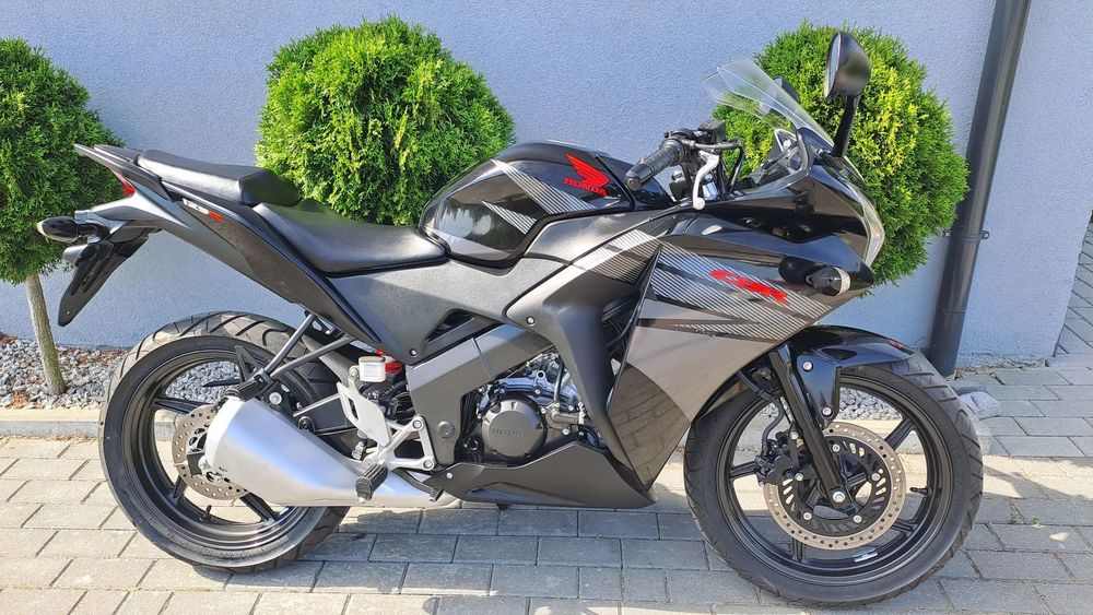 Honda CBR CBR 125 rok 2016 w STAN SUPER tylko 7tyś km przebiegu RATY