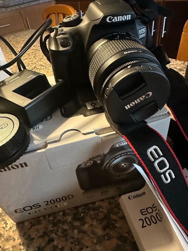 * Canon EOS 2000D *