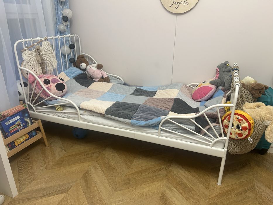 Łóżko Ikea Minnen z materacem w stanie idealnym