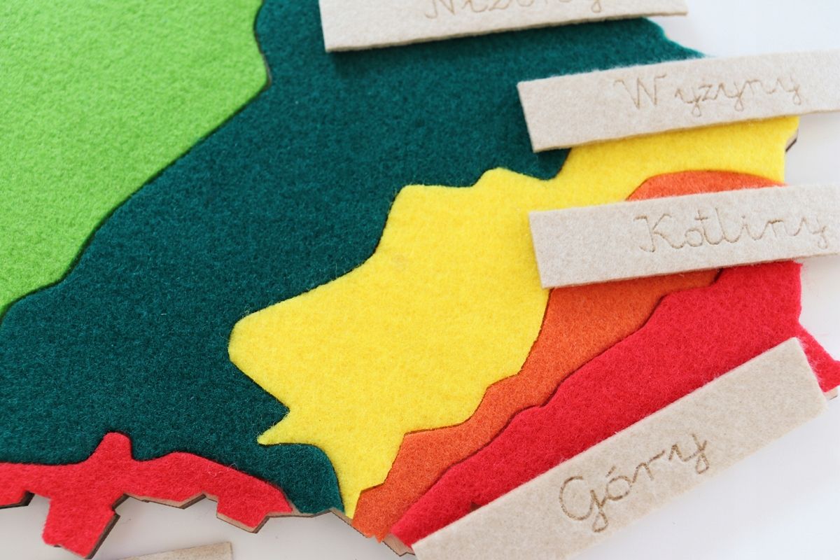 Krainy geograficzne - mata z podpisami pomoc Montessori