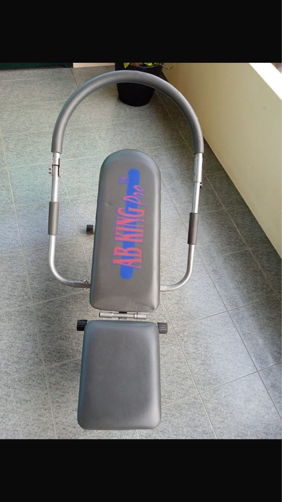 Máquina para fazer exercicios ( abdominais )