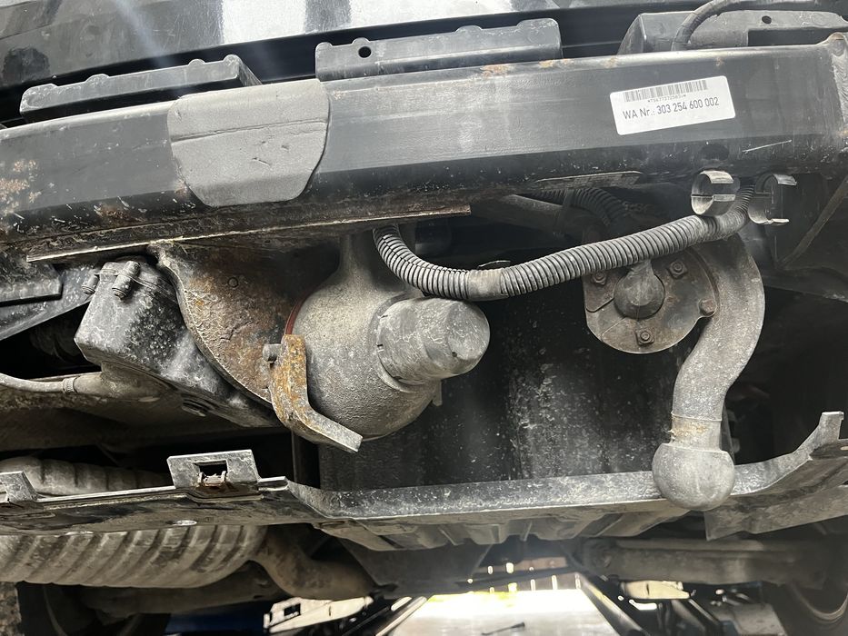Zestaw Hak Elektryczny BMW E90 E91 Przycisk, kable, Belka, sterownik