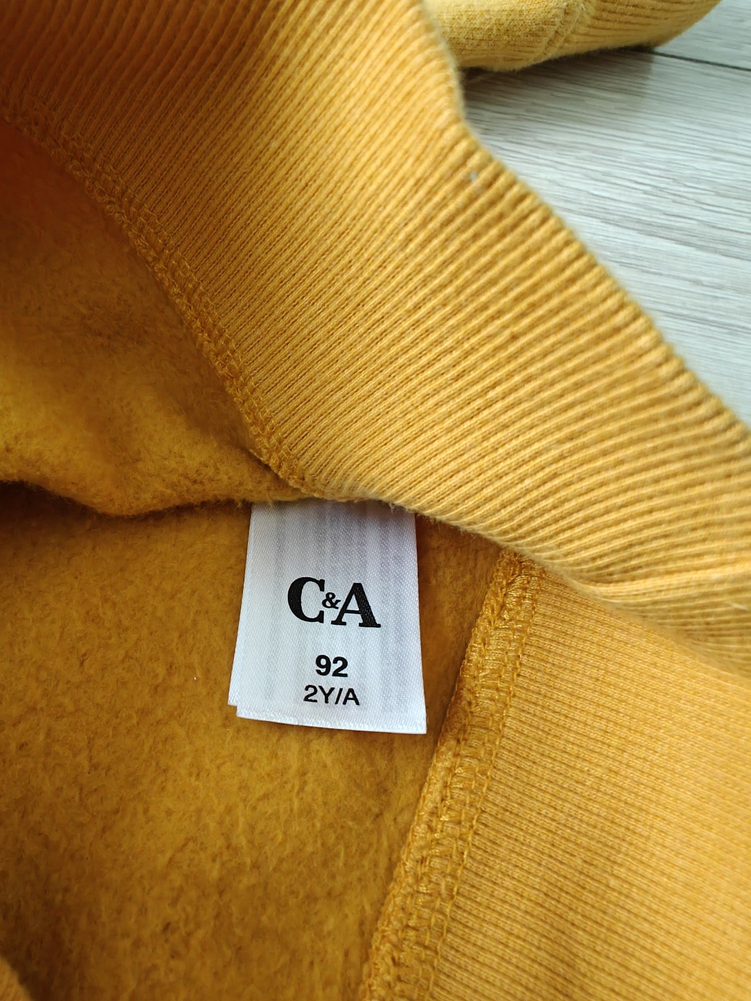 Bluza chłopięca C&A 92 dinozaur z kapturem