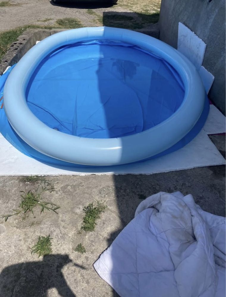 Vendo piscina nova