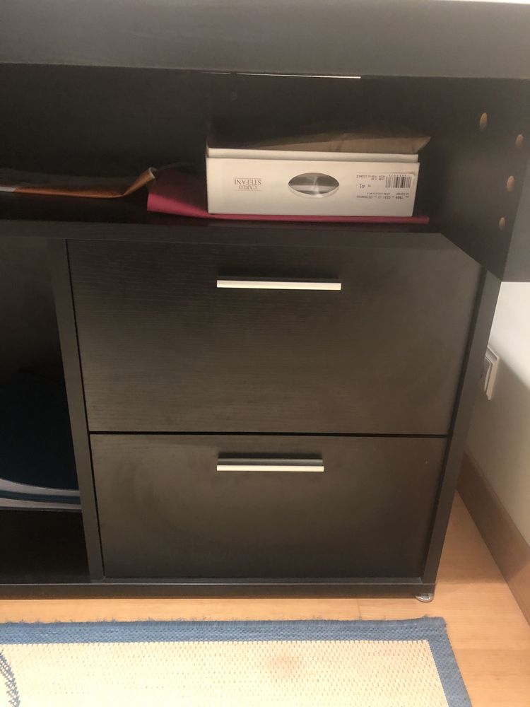Secretaria preta com modulo de gavetas e em L