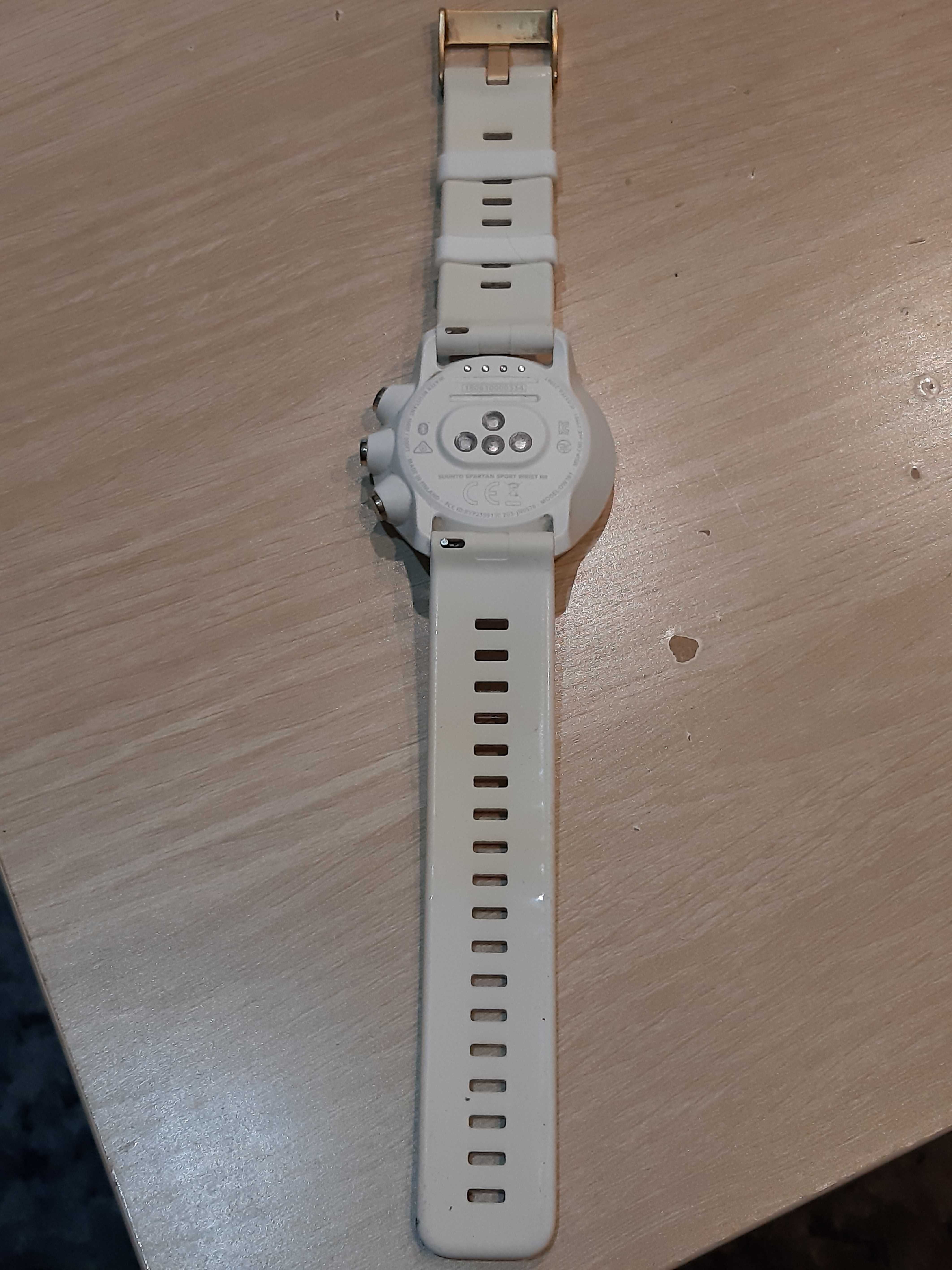 SUUNTO spartan  wrist hr gold