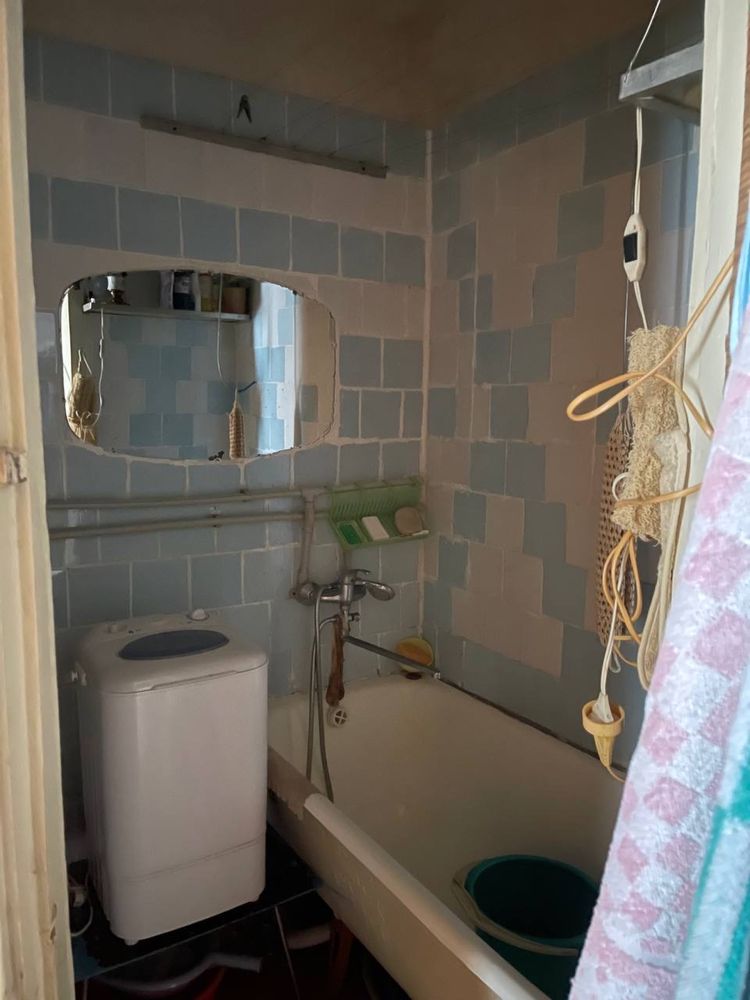 Продам СРОЧНО квартиру 4-х комн. в г.Курахово