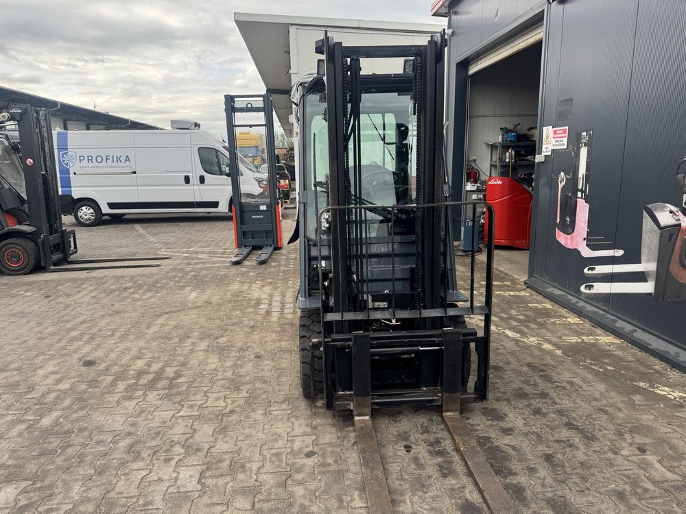 Wózek widłowy Toyota 1800 kg 2016 r Toyota 8-FGF 18 330 cm 1800 kg
