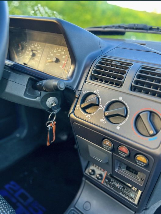 Peugeot 205 gti 1.6