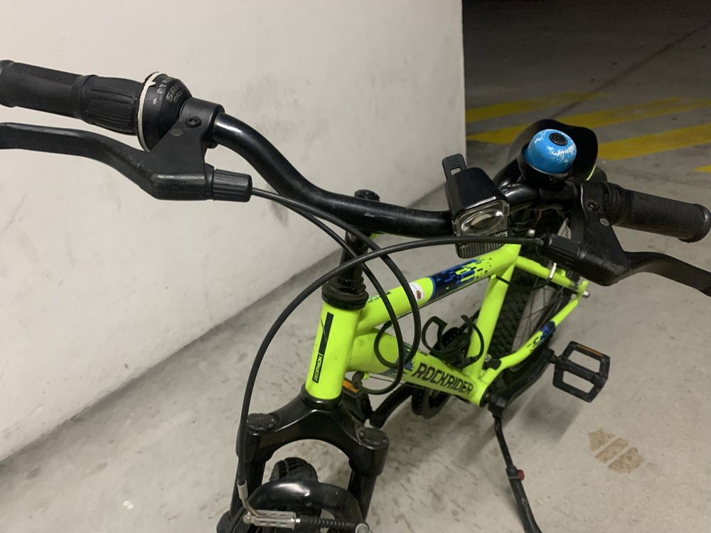 Bicicleta roda 20 com luzes e campainha