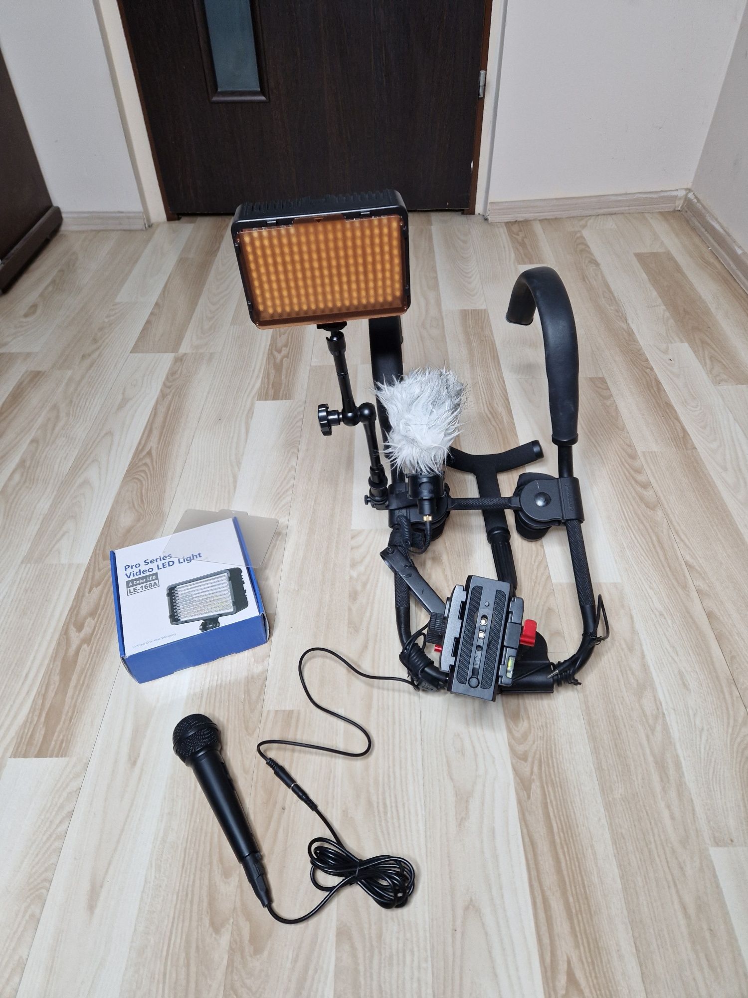 RIG Stabilizator Statyw naramienny. Uchwyt do kamery oraz Aparatu DSLR