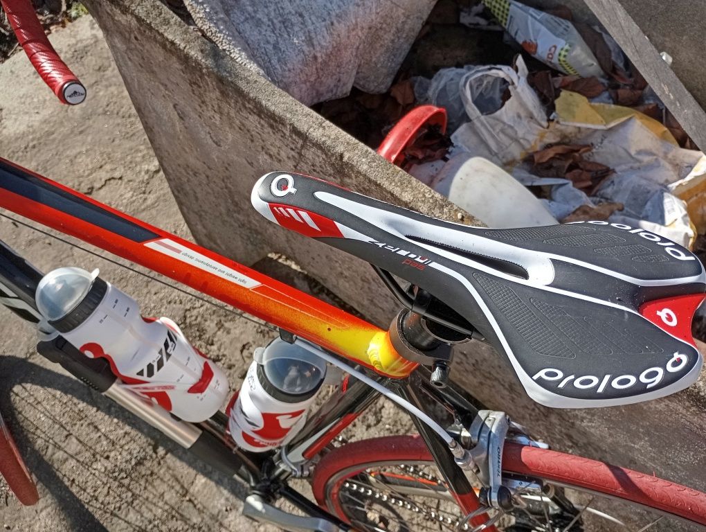 Vendo bicicleta de estrada forqueta em carbono