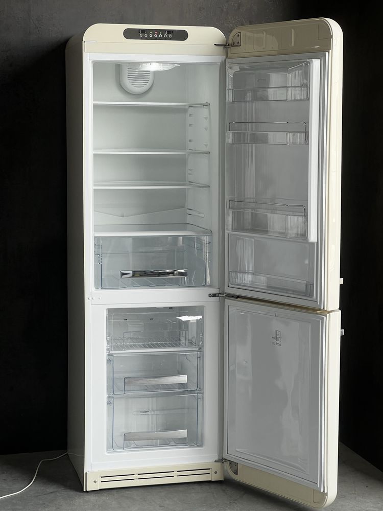 Холодильник Smeg FAB 32 ретро стиль 50-х холодильник