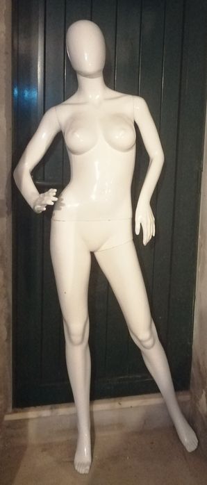 Manequim corpo inteiro