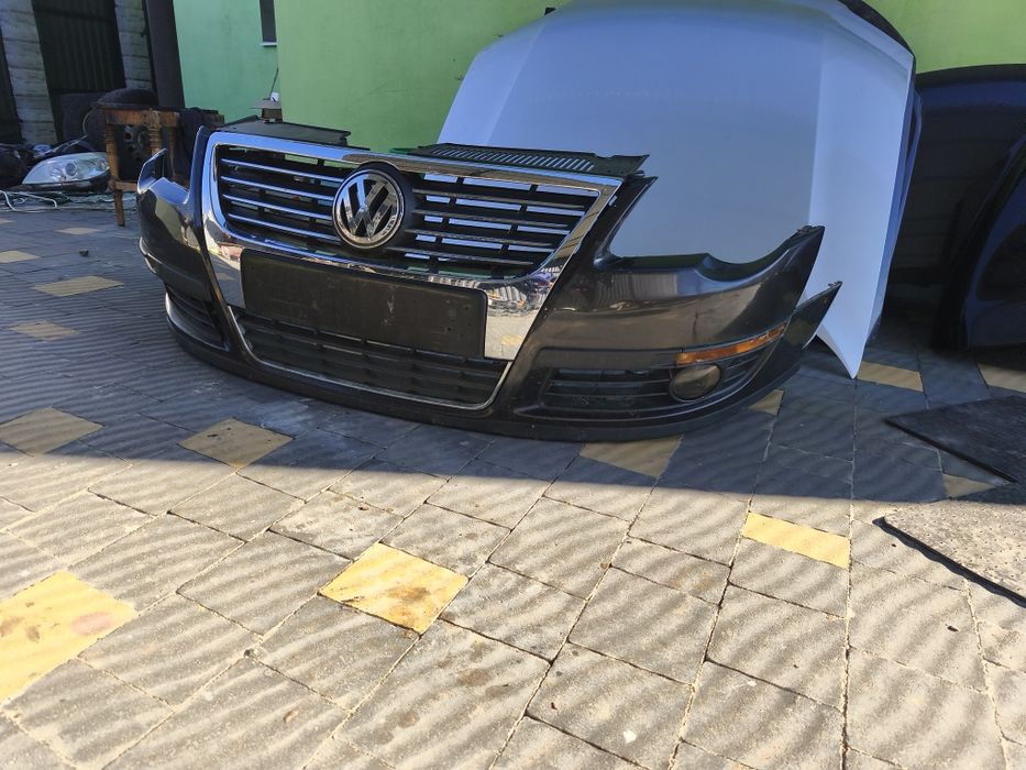 Бампер  пасат б6 шт  комплект