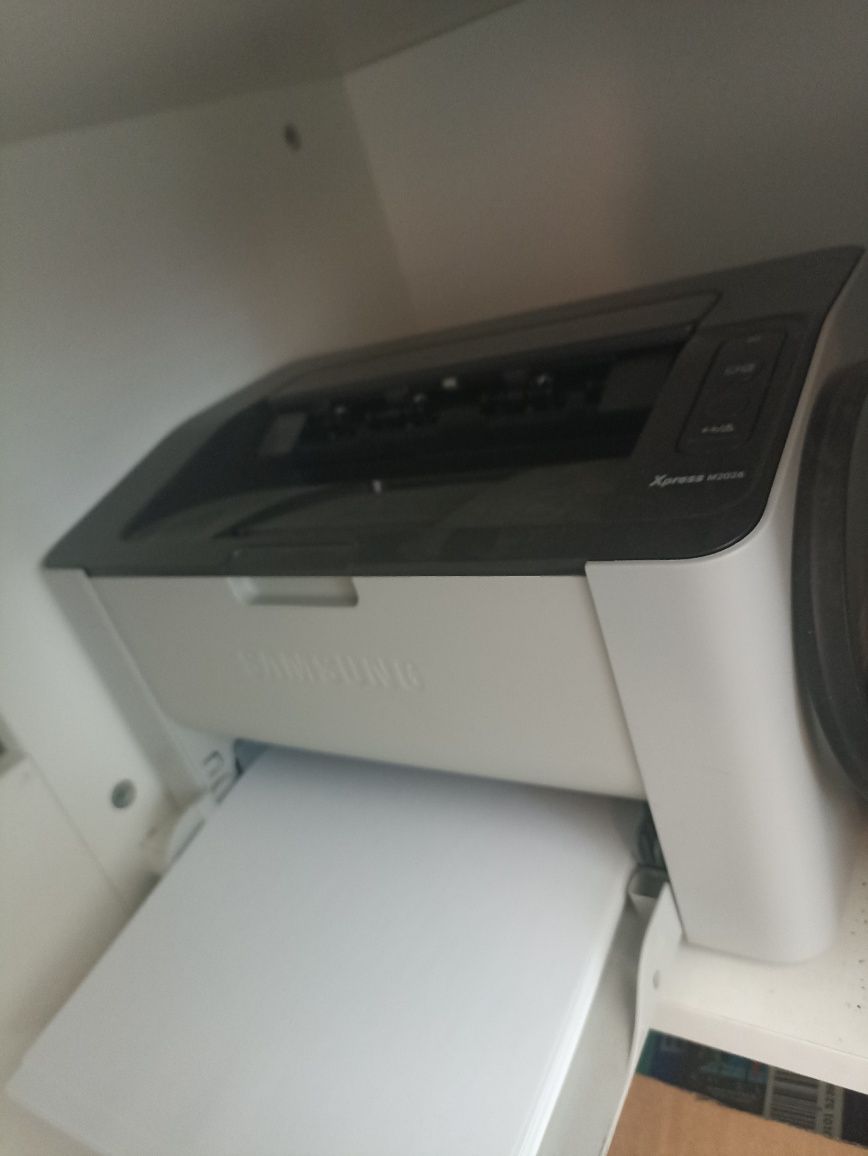 Komputer Stacjonarny drukarka monitor klawiatura