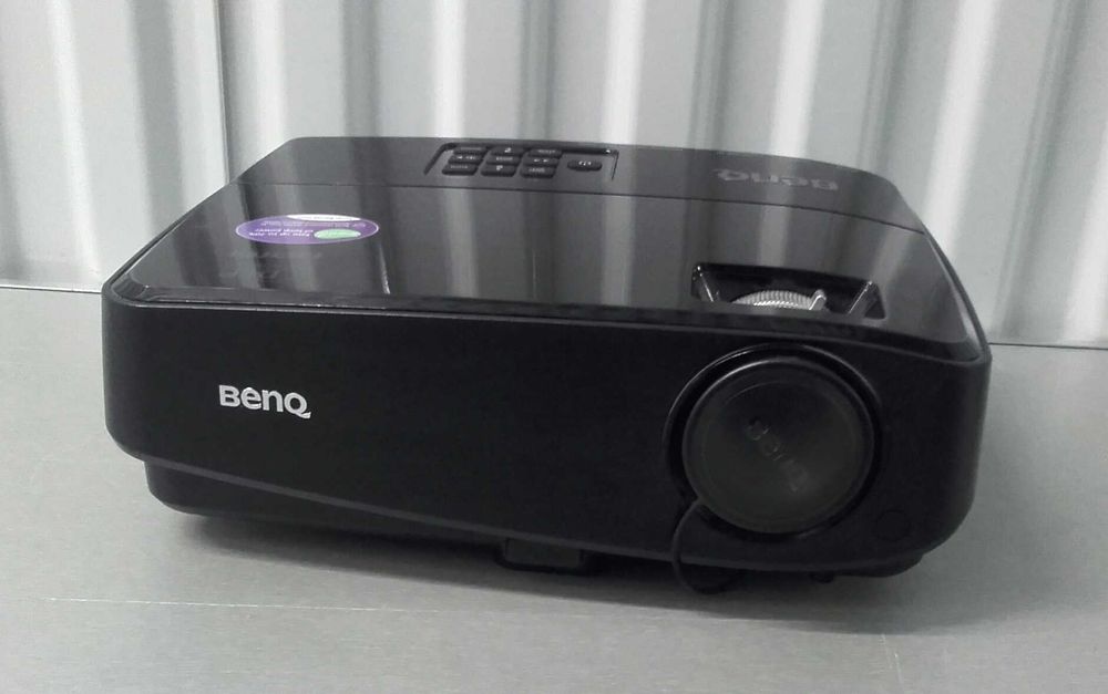 Retroprojetor Benq MS 517.